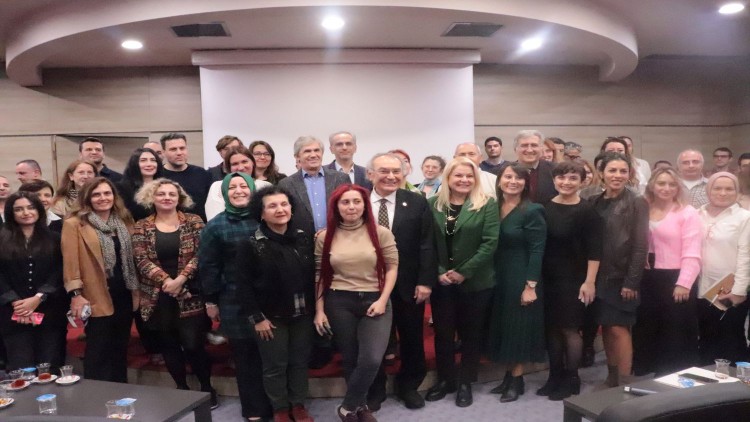 Akademik kurul toplantısında iletişimciler ile insan ve toplum bilimciler bir araya geldi