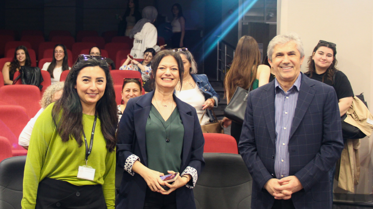 Üsküdar İletişim öğrencilerine CV hazırlama ve mülakat teknikleri eğitimi verildi