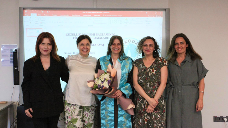 Yeni Medya ve İletişim doktora programının ilk mezunu Sibel Öz Arslan