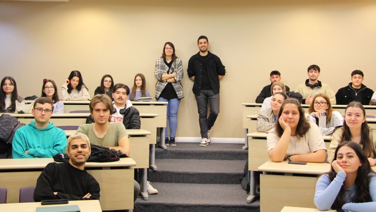 Üsküdar İletişim'de, YouTube içerik üretimi stratejileri konuşuldu