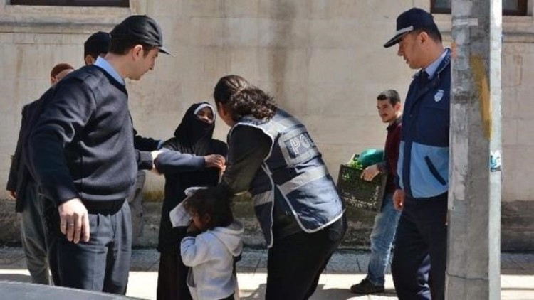 Zorla dilendirilen 80 bin çocuk var