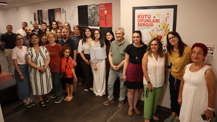 Görsel iletişimcilerin tasarladıkları kutu oyunları sergisi beğeni topladı