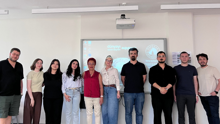 Halkla İlişkiler ve Tanıtım son sınıf öğrencileri mezuniyet projelerini sundu